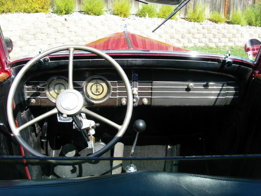 Lincoln Model K 331 Brougham 1936 года  (фото 3 из 4)